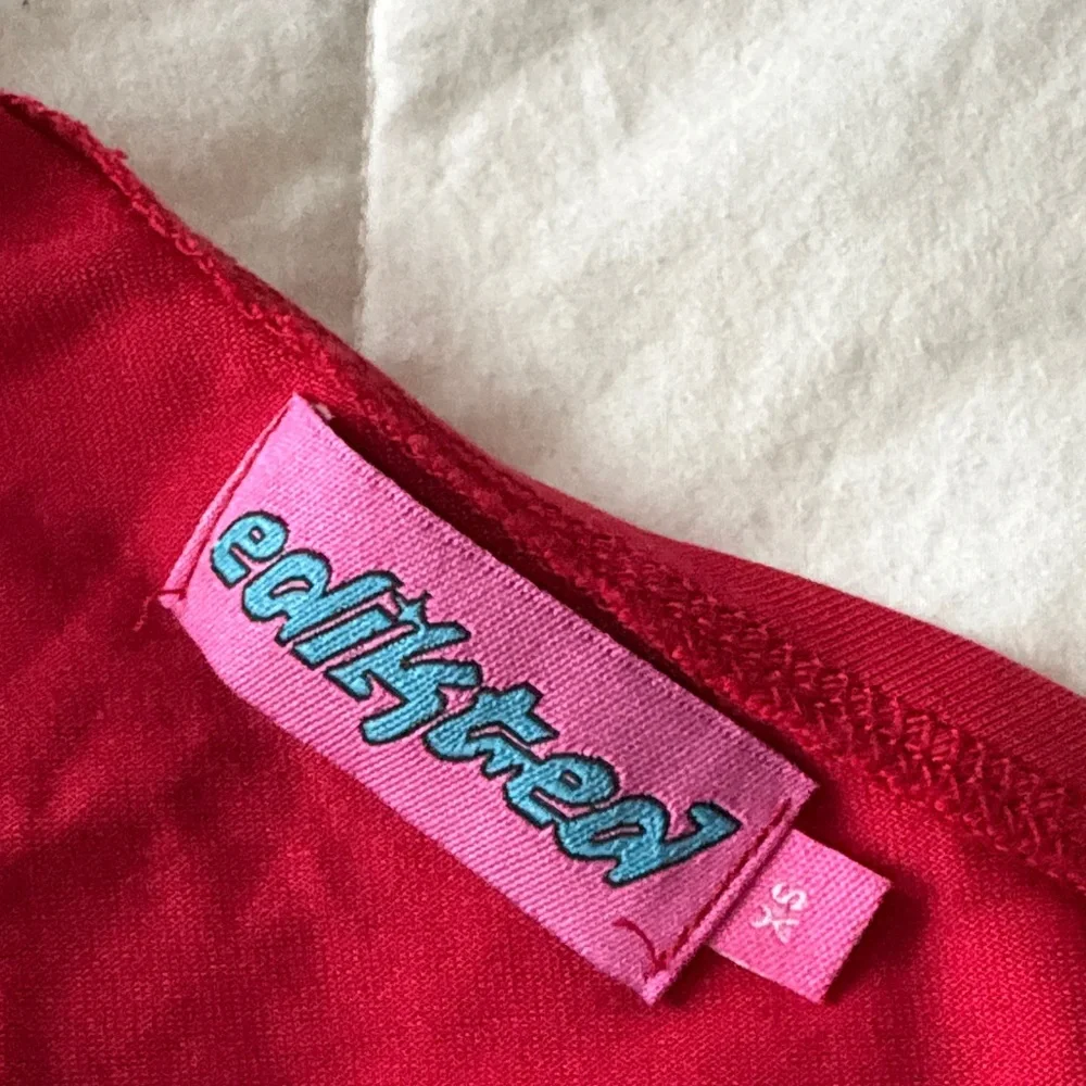 Edikted Red Ruched 2 piece Asymmetric skirt & top - Picture 6 of 8